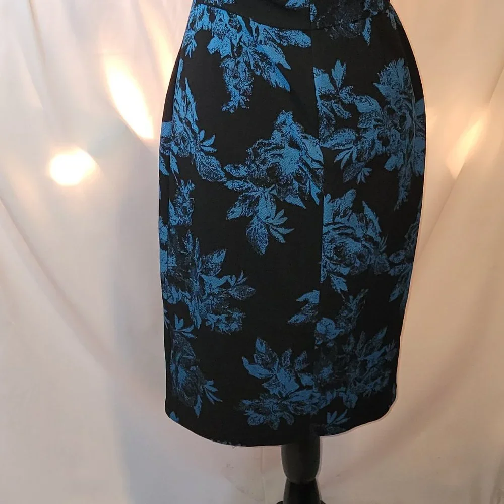 Love...ady Black Dress Blue Flowers Floral Poly/Spandex Great Stretch Size Large - Picture 4 of 6